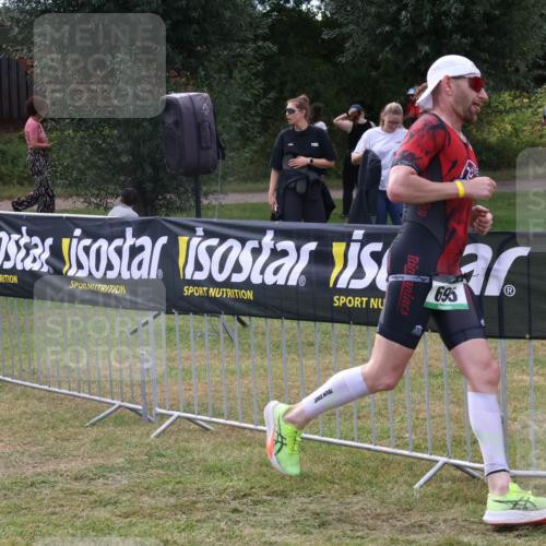 31.08.2025 - Elbe Triathlon Hamburg Luisa Fischer http://msf.ph/oto/8673518 31.08.2025 11:04:57 Laufen 695 meine-sportfotos.de