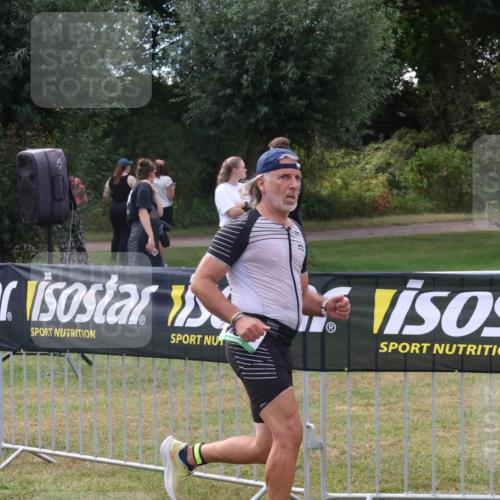 31.08.2025 - Elbe Triathlon Hamburg Luisa Fischer http://msf.ph/oto/8673549 31.08.2025 11:05:18 Laufen 122 meine-sportfotos.de