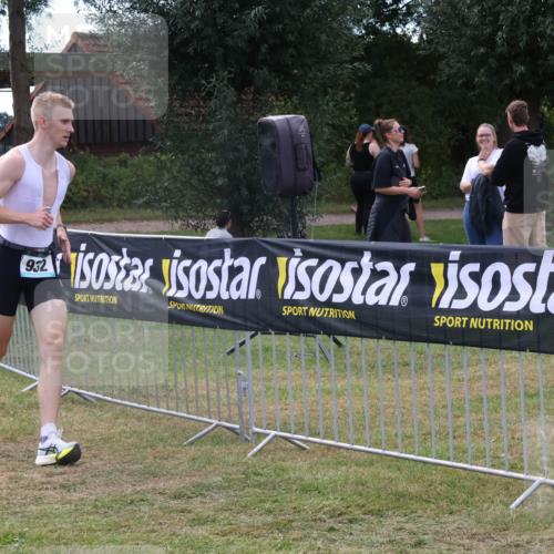 31.08.2025 - Elbe Triathlon Hamburg Luisa Fischer http://msf.ph/oto/8673571 31.08.2025 11:05:31 Laufen 932 meine-sportfotos.de