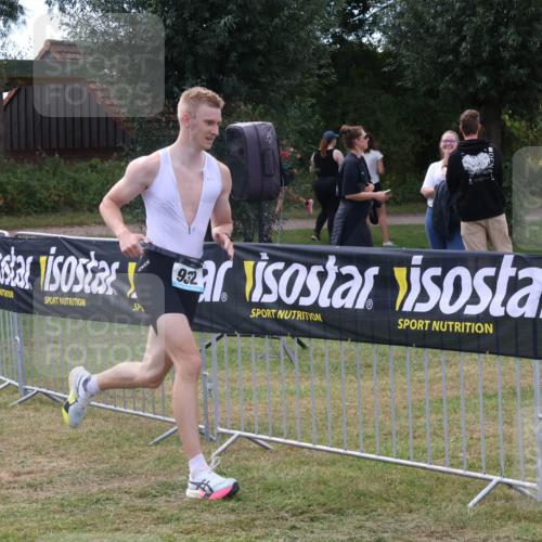 31.08.2025 - Elbe Triathlon Hamburg Luisa Fischer http://msf.ph/oto/8673574 31.08.2025 11:05:32 Laufen 932 meine-sportfotos.de