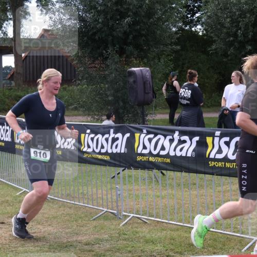 31.08.2025 - Elbe Triathlon Hamburg Luisa Fischer http://msf.ph/oto/8673607 31.08.2025 11:05:49 Laufen 6, 36, 6, 910 meine-sportfotos.de