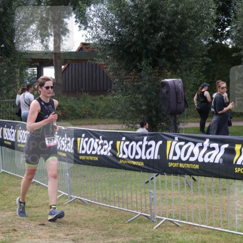 31.08.2025 - Elbe Triathlon Hamburg Luisa Fischer http://msf.ph/oto/8673616 31.08.2025 11:05:53 Laufen 297 meine-sportfotos.de