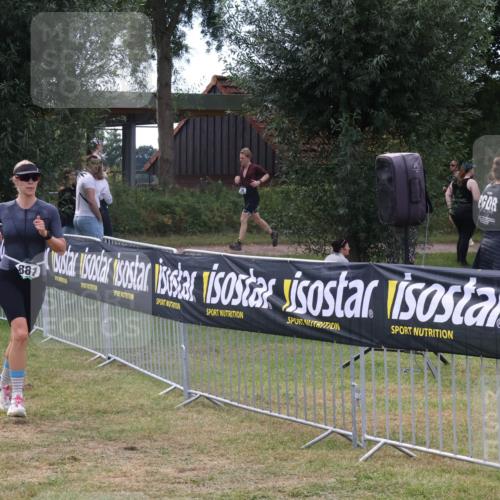 31.08.2025 - Elbe Triathlon Hamburg Luisa Fischer http://msf.ph/oto/8673621 31.08.2025 11:05:57 Laufen 881 meine-sportfotos.de