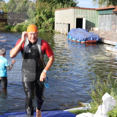 31.08.2025 - Elbe Triathlon Hamburg Luisa Fischer http://msf.ph/oto/8673655 31.08.2025 08:45:16 Schwimmen 331 meine-sportfotos.de