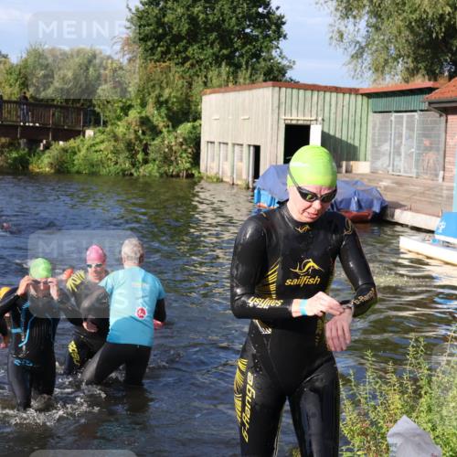 31.08.2025 - Elbe Triathlon Hamburg Luisa Fischer http://msf.ph/oto/8673675 31.08.2025 08:45:31 Schwimmen 267, 269, 320, 348, 368 meine-sportfotos.de