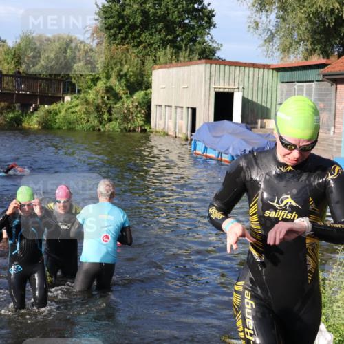 31.08.2025 - Elbe Triathlon Hamburg Luisa Fischer http://msf.ph/oto/8673678 31.08.2025 08:45:31 Schwimmen 267, 269, 320, 348, 368 meine-sportfotos.de