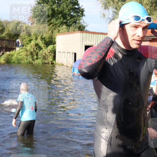 31.08.2025 - Elbe Triathlon Hamburg Luisa Fischer http://msf.ph/oto/8673753 31.08.2025 08:45:44 Schwimmen 264, 269, 292, 319, 384 meine-sportfotos.de