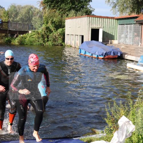 31.08.2025 - Elbe Triathlon Hamburg Luisa Fischer http://msf.ph/oto/8673783 31.08.2025 08:45:52 Schwimmen 260, 261, 285, 292, 324, 334, 384 meine-sportfotos.de