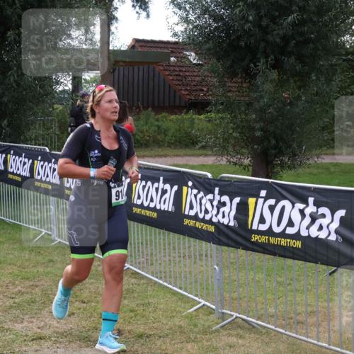 31.08.2025 - Elbe Triathlon Hamburg Luisa Fischer http://msf.ph/oto/8673797 31.08.2025 11:29:20 Laufen 102, 91 meine-sportfotos.de