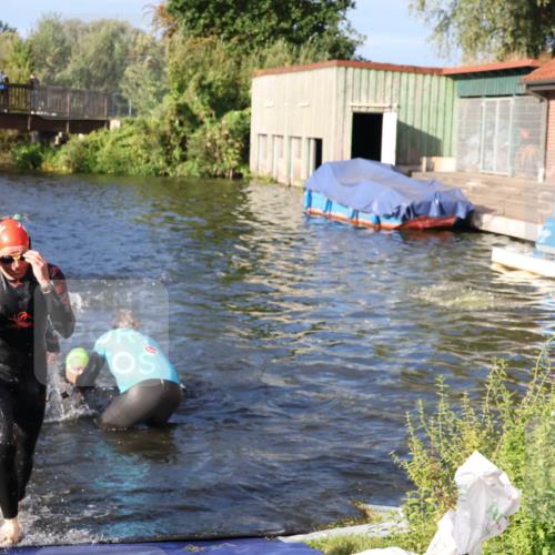 31.08.2025 - Elbe Triathlon Hamburg Luisa Fischer http://msf.ph/oto/8673806 31.08.2025 08:45:55 Schwimmen 260, 261, 285, 292, 324, 334, 384 meine-sportfotos.de