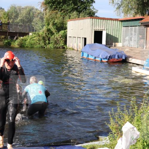 31.08.2025 - Elbe Triathlon Hamburg Luisa Fischer http://msf.ph/oto/8673811 31.08.2025 08:45:56 Schwimmen 260, 261, 285, 292, 324, 334, 384 meine-sportfotos.de