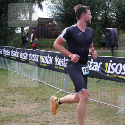 31.08.2025 - Elbe Triathlon Hamburg Luisa Fischer http://msf.ph/oto/8673844 31.08.2025 11:29:37 Laufen 122 meine-sportfotos.de