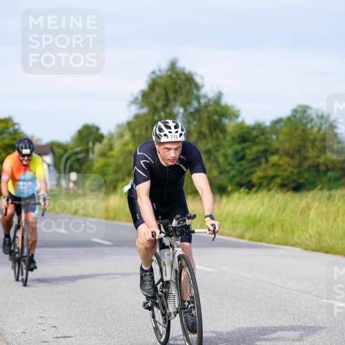 31.08.2025 - Elbe Triathlon Hamburg Michael Burmester http://msf.ph/oto/8673848 31.08.2025 10:13:06 Radfahren 500, 711, 719, 770, 884 meine-sportfotos.de