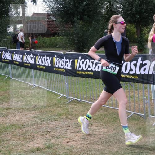 31.08.2025 - Elbe Triathlon Hamburg Luisa Fischer http://msf.ph/oto/8673895 31.08.2025 11:29:57 Laufen 980, 840 meine-sportfotos.de