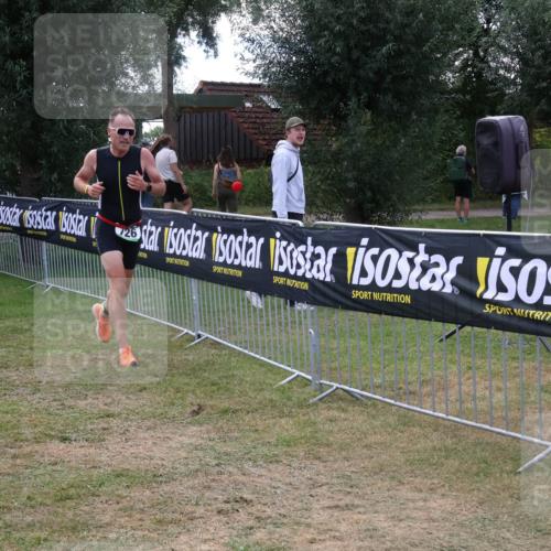31.08.2025 - Elbe Triathlon Hamburg Luisa Fischer http://msf.ph/oto/8673959 31.08.2025 11:30:19 Laufen 623, 612 meine-sportfotos.de