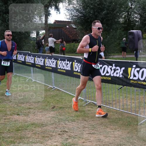 31.08.2025 - Elbe Triathlon Hamburg Luisa Fischer http://msf.ph/oto/8673966 31.08.2025 11:30:20 Laufen 623, 612 meine-sportfotos.de