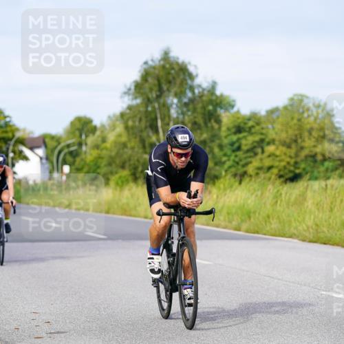 31.08.2025 - Elbe Triathlon Hamburg Michael Burmester http://msf.ph/oto/8674008 31.08.2025 10:13:25 Radfahren 477, 494, 774, 851 meine-sportfotos.de
