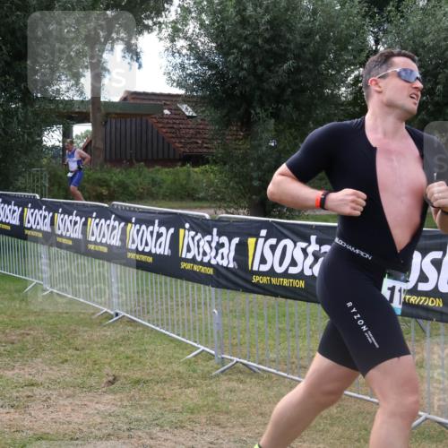 31.08.2025 - Elbe Triathlon Hamburg Luisa Fischer http://msf.ph/oto/8674076 31.08.2025 11:31:02 Laufen 184, 11 meine-sportfotos.de