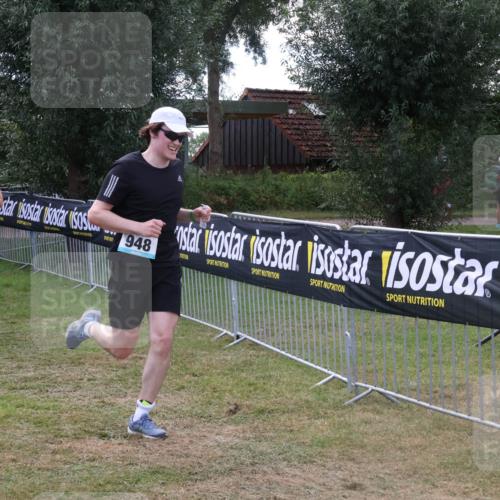 31.08.2025 - Elbe Triathlon Hamburg Luisa Fischer http://msf.ph/oto/8674103 31.08.2025 11:31:09 Laufen 813, 948 meine-sportfotos.de