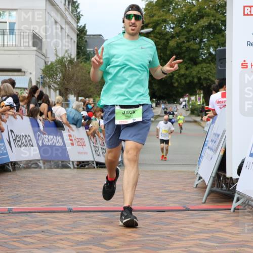 31.08.2025 - 21. Blankeneser Heldenlauf Strokosch-Dieckow http://msf.ph/oto/8674150 31.08.2025 10:51:21 Ziel 3388, 3292 meine-sportfotos.de