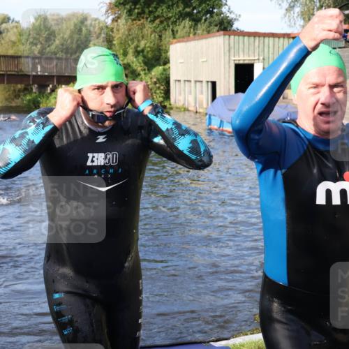 31.08.2025 - Elbe Triathlon Hamburg Luisa Fischer http://msf.ph/oto/8674169 31.08.2025 08:46:59 Schwimmen 259, 383, 385 meine-sportfotos.de