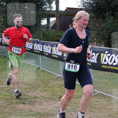 31.08.2025 - Elbe Triathlon Hamburg Luisa Fischer http://msf.ph/oto/8674176 31.08.2025 11:31:36 Laufen 1059, 0, 12, 1176, 910 meine-sportfotos.de