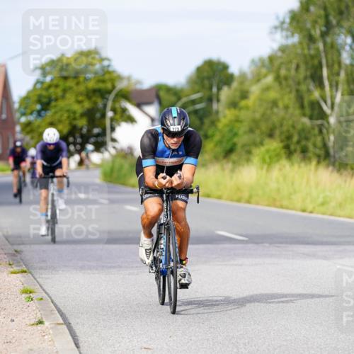 31.08.2025 - Elbe Triathlon Hamburg Michael Burmester http://msf.ph/oto/8674193 31.08.2025 10:14:11 Radfahren 759, 773, 881, 888 meine-sportfotos.de