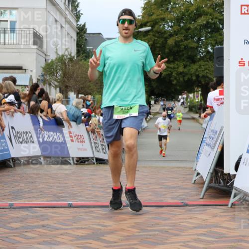 31.08.2025 - 21. Blankeneser Heldenlauf Strokosch-Dieckow http://msf.ph/oto/8674197 31.08.2025 10:51:20 Ziel 3388, 3292 meine-sportfotos.de