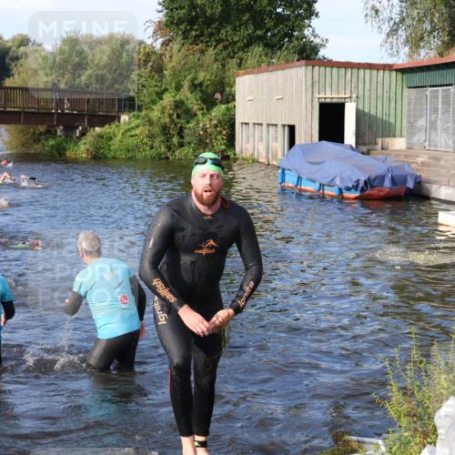 31.08.2025 - Elbe Triathlon Hamburg Luisa Fischer http://msf.ph/oto/8674200 31.08.2025 08:47:10 Schwimmen 310 meine-sportfotos.de