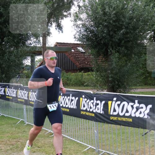 31.08.2025 - Elbe Triathlon Hamburg Luisa Fischer http://msf.ph/oto/8674227 31.08.2025 11:31:57 Laufen 111 meine-sportfotos.de