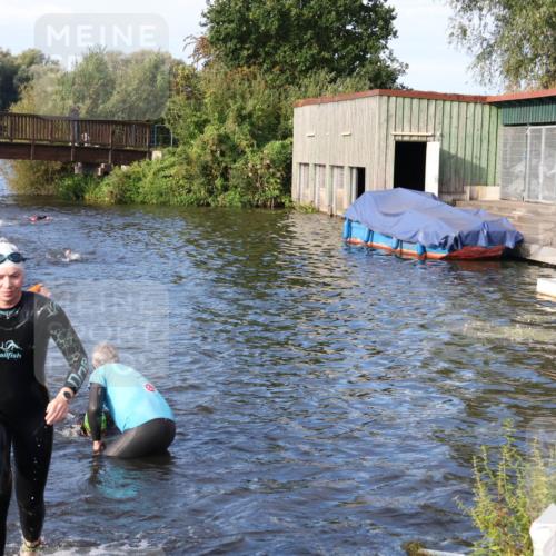 31.08.2025 - Elbe Triathlon Hamburg Luisa Fischer http://msf.ph/oto/8674241 31.08.2025 08:47:20 Schwimmen 290, 347 meine-sportfotos.de