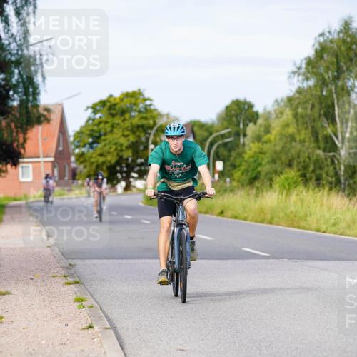 31.08.2025 - Elbe Triathlon Hamburg Michael Burmester http://msf.ph/oto/8674275 31.08.2025 10:14:34 Radfahren 404, 667, 845 meine-sportfotos.de