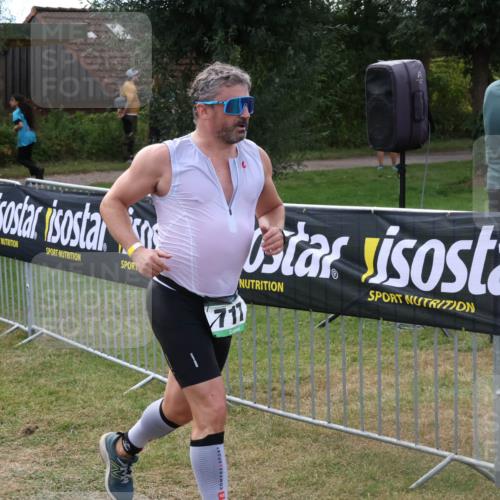 31.08.2025 - Elbe Triathlon Hamburg Luisa Fischer http://msf.ph/oto/8674278 31.08.2025 11:32:36 Laufen 711 meine-sportfotos.de