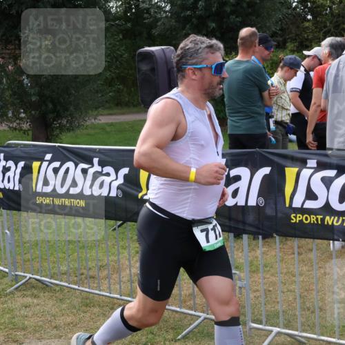 31.08.2025 - Elbe Triathlon Hamburg Luisa Fischer http://msf.ph/oto/8674280 31.08.2025 11:32:36 Laufen 71 meine-sportfotos.de