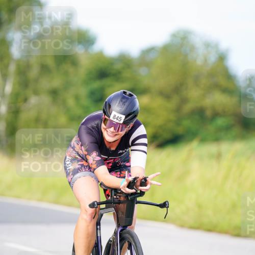 31.08.2025 - Elbe Triathlon Hamburg Michael Burmester http://msf.ph/oto/8674297 31.08.2025 10:14:40 Radfahren 566, 643, 756, 845 meine-sportfotos.de