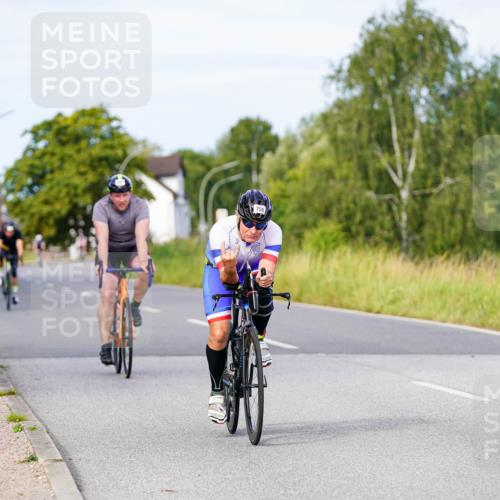 31.08.2025 - Elbe Triathlon Hamburg Michael Burmester http://msf.ph/oto/8674307 31.08.2025 10:14:42 Radfahren 566, 643, 679, 756, 845 meine-sportfotos.de