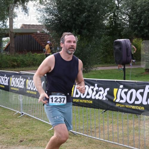 31.08.2025 - Elbe Triathlon Hamburg Luisa Fischer http://msf.ph/oto/8674314 31.08.2025 11:32:57 Laufen 1237 meine-sportfotos.de