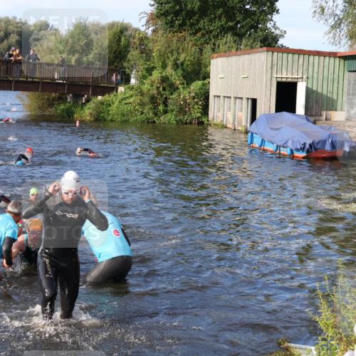 31.08.2025 - Elbe Triathlon Hamburg Luisa Fischer http://msf.ph/oto/8674338 31.08.2025 08:47:39 Schwimmen 278, 351, 357, 366, 371 meine-sportfotos.de