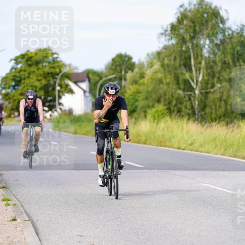 31.08.2025 - Elbe Triathlon Hamburg Michael Burmester http://msf.ph/oto/8674341 31.08.2025 10:14:46 Radfahren 566, 615, 643, 679, 756 meine-sportfotos.de