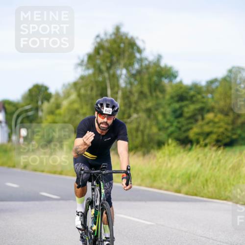 31.08.2025 - Elbe Triathlon Hamburg Michael Burmester http://msf.ph/oto/8674357 31.08.2025 10:14:47 Radfahren 566, 615, 643, 679, 717 meine-sportfotos.de
