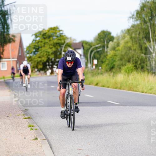 31.08.2025 - Elbe Triathlon Hamburg Michael Burmester http://msf.ph/oto/8674380 31.08.2025 10:14:51 Radfahren 615, 617, 679, 717, 800 meine-sportfotos.de