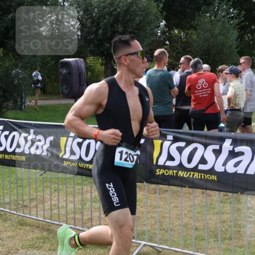 31.08.2025 - Elbe Triathlon Hamburg Luisa Fischer http://msf.ph/oto/8674451 31.08.2025 11:34:49 Laufen 1207 meine-sportfotos.de