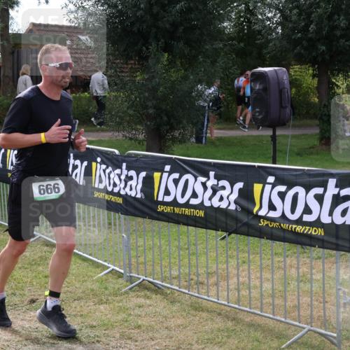 31.08.2025 - Elbe Triathlon Hamburg Luisa Fischer http://msf.ph/oto/8674476 31.08.2025 11:35:01 Laufen 666 meine-sportfotos.de