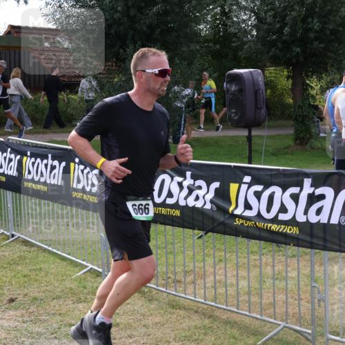 31.08.2025 - Elbe Triathlon Hamburg Luisa Fischer http://msf.ph/oto/8674478 31.08.2025 11:35:01 Laufen 666 meine-sportfotos.de