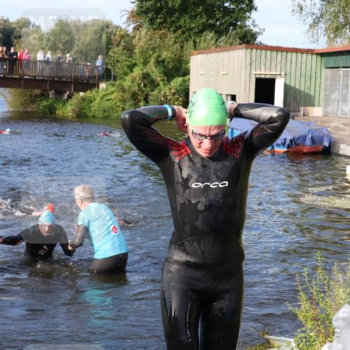 31.08.2025 - Elbe Triathlon Hamburg Luisa Fischer http://msf.ph/oto/8674479 31.08.2025 08:47:56 Schwimmen 282, 297, 308, 330, 341 meine-sportfotos.de