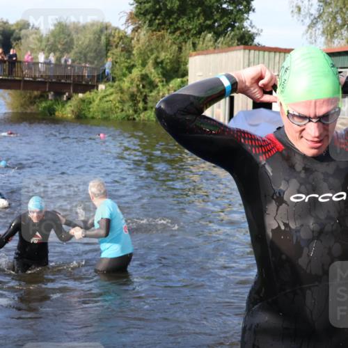31.08.2025 - Elbe Triathlon Hamburg Luisa Fischer http://msf.ph/oto/8674485 31.08.2025 08:47:57 Schwimmen 282, 297, 308, 330, 341 meine-sportfotos.de