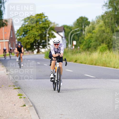 31.08.2025 - Elbe Triathlon Hamburg Michael Burmester http://msf.ph/oto/8674488 31.08.2025 10:15:09 Radfahren 835, 864 meine-sportfotos.de