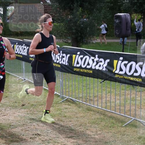 31.08.2025 - Elbe Triathlon Hamburg Luisa Fischer http://msf.ph/oto/8674498 31.08.2025 11:35:28 Laufen 879 meine-sportfotos.de