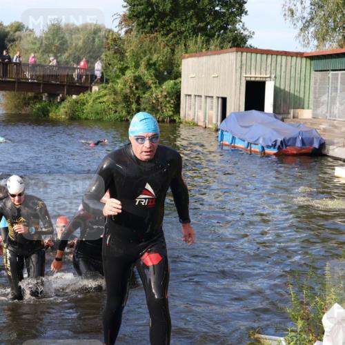 31.08.2025 - Elbe Triathlon Hamburg Luisa Fischer http://msf.ph/oto/8674515 31.08.2025 08:48:02 Schwimmen 258, 297, 329, 330, 341 meine-sportfotos.de