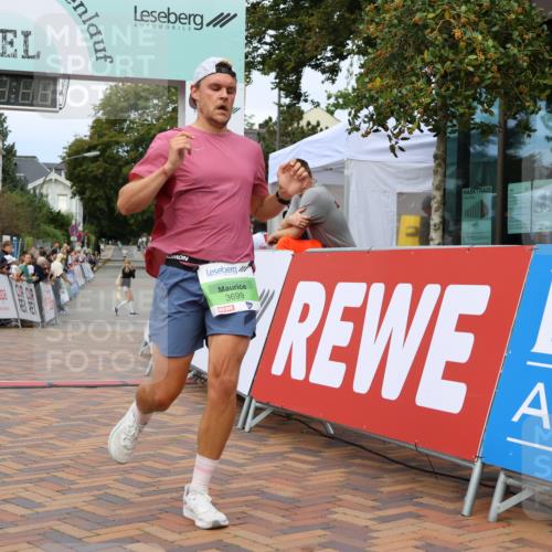 31.08.2025 - 21. Blankeneser Heldenlauf Strokosch-Dieckow http://msf.ph/oto/8674545 31.08.2025 10:50:33 Ziel 3699, 3354, 3564 meine-sportfotos.de